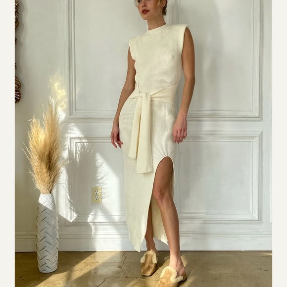 Isalis Knit Structured Cream Tie Dress - Picture 5 of 10